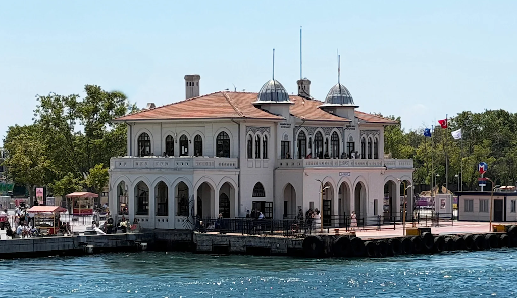 İstanbul’un çinili iskeleleri
